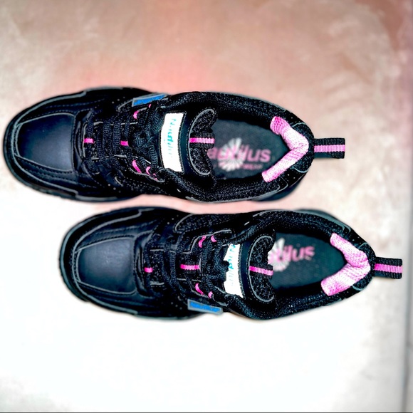 Nautilus Safety Sneaker - Picture 4 of 7